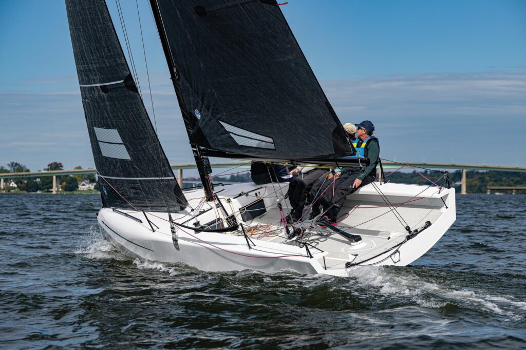 ClubSwan 28